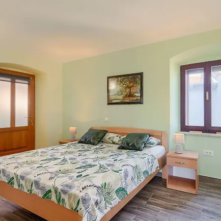 アパート Mediterranes Mit Panoramablick, Pool, Privatparkplatz, Grill