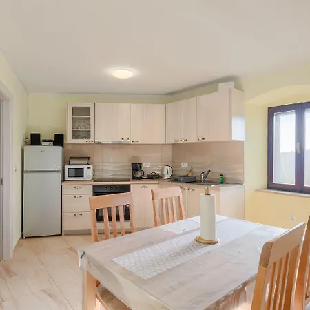 アパート Mediterranes Mit Panoramablick, Pool, Privatparkplatz, Grill *