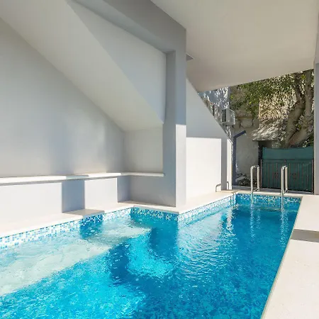 アパート Mediterranes Mit Panoramablick, Pool, Privatparkplatz, Grill