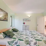 Mediterranes Mit Panoramablick, Pool, Privatparkplatz, Grill Pazin