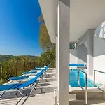 Mediterranes Mit Panoramablick, Pool, Privatparkplatz, Grill Apartament