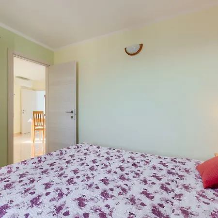 Mediterranes Mit Panoramablick, Pool, Privatparkplatz, Grill