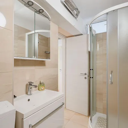 Lejlighed Mediterranes Mit Panoramablick, Pool, Privatparkplatz, Grill Pazin