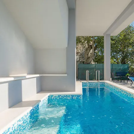 Mediterranes Mit Panoramablick, Pool, Privatparkplatz, Grill *